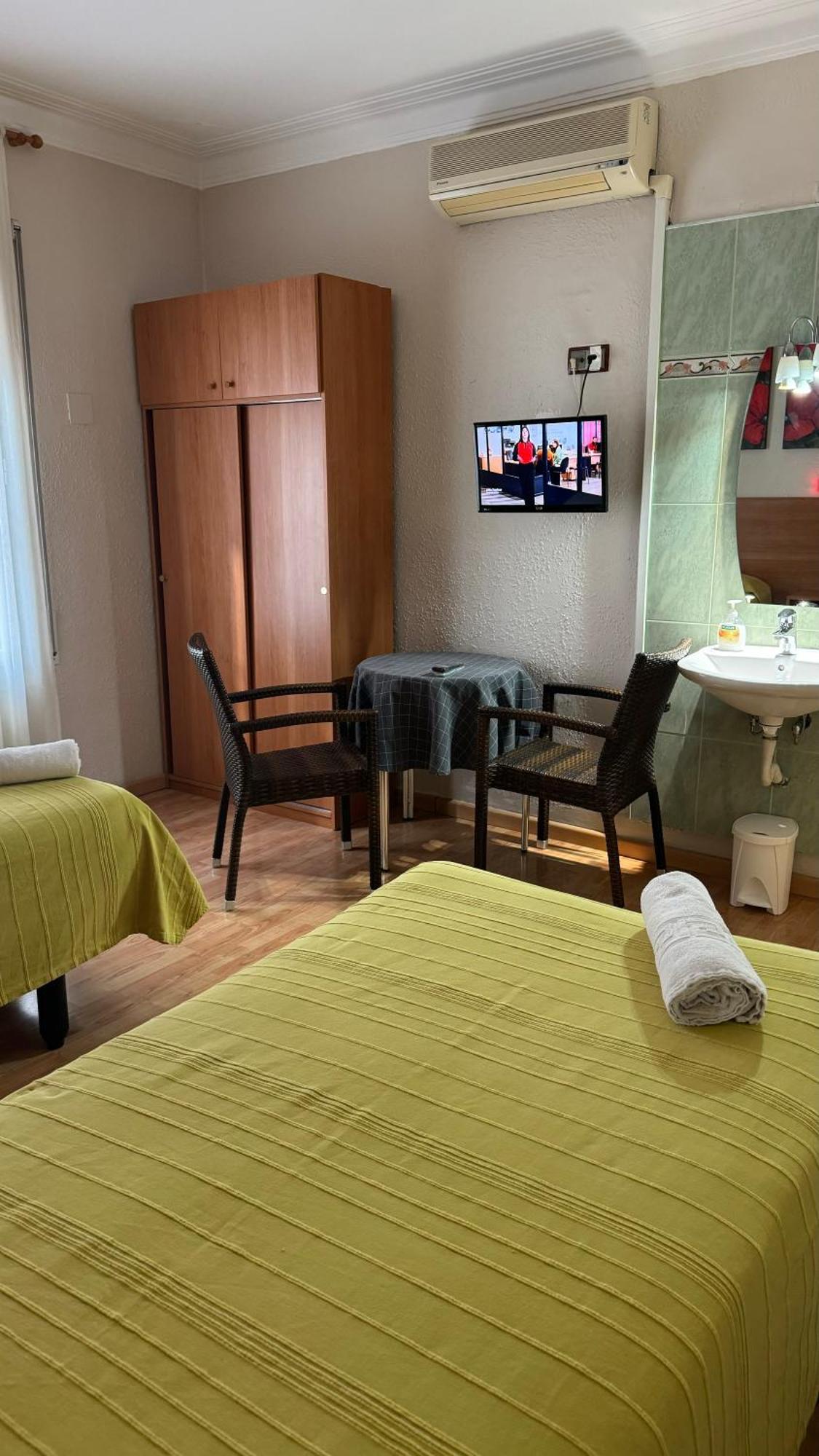 Pension Laforja Барселона Екстер'єр фото